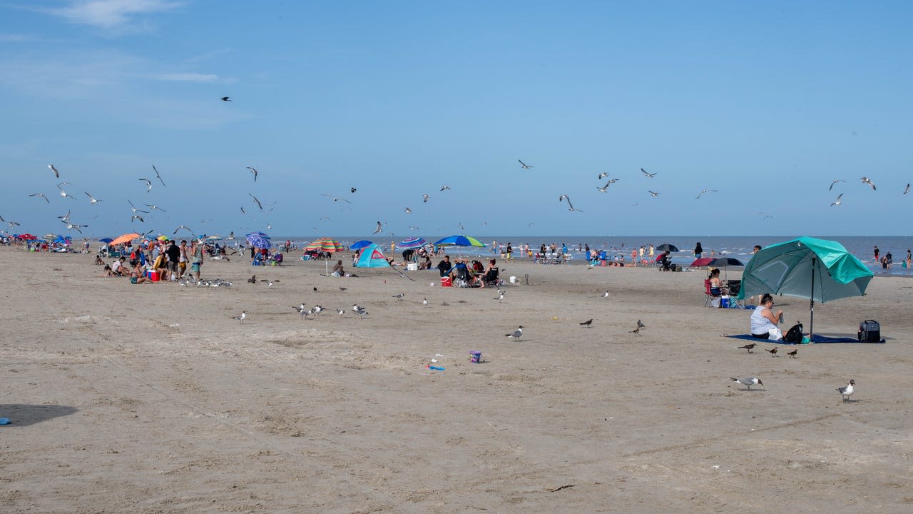 Galveston prepares for Beryl to impact the Texas coast, leaders make plans