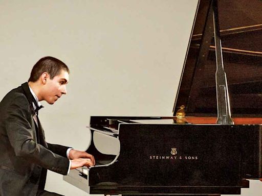 Exaltan inteligencia musical del pianista Sergio Vargas Escoruela