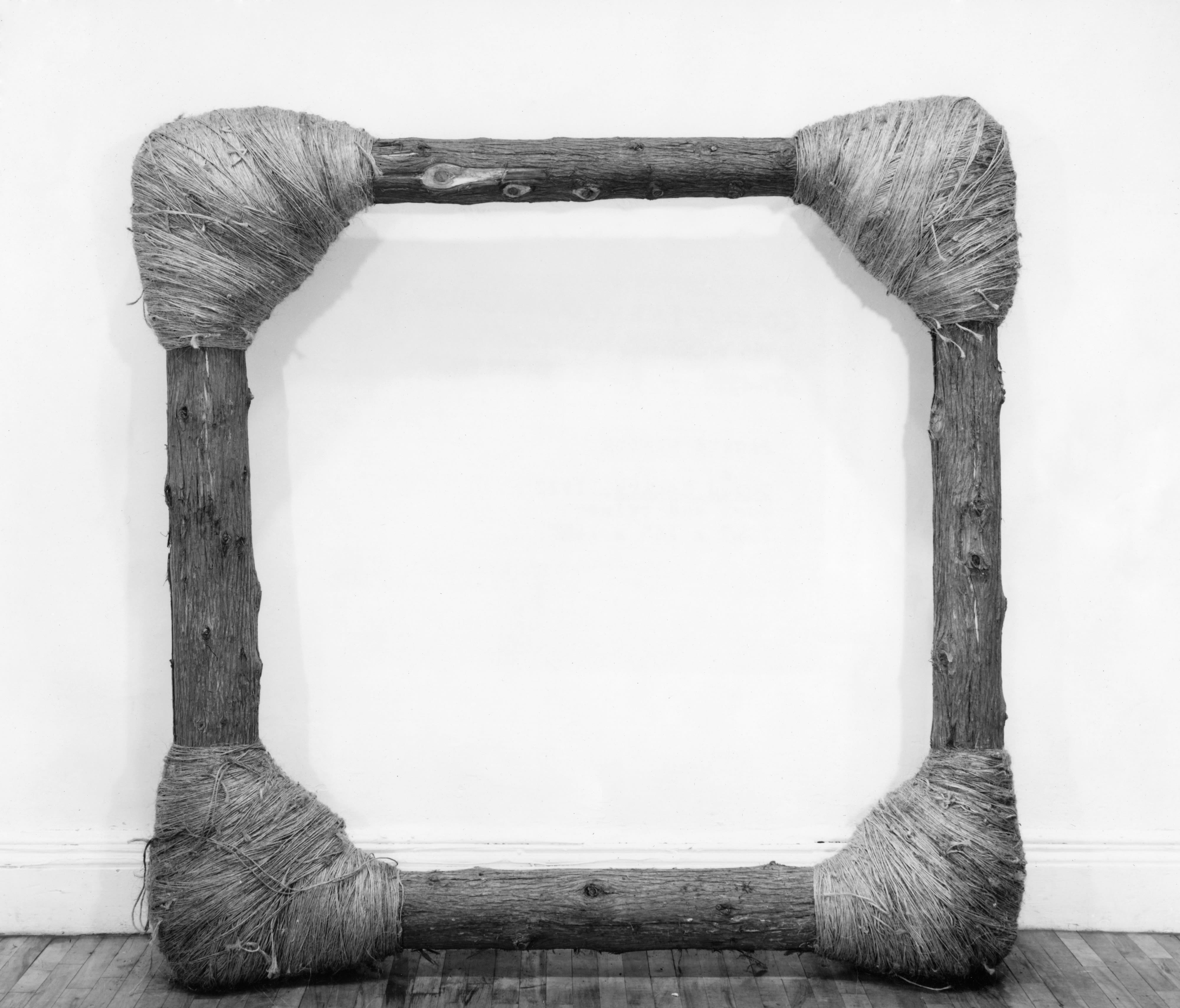 Jackie Winsor, who sculpted with wood, rope and concrete, dies at 82