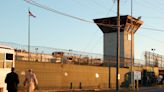 Un juez de EE.UU. declara "ilegal" la detención de un afgano en Guantánamo