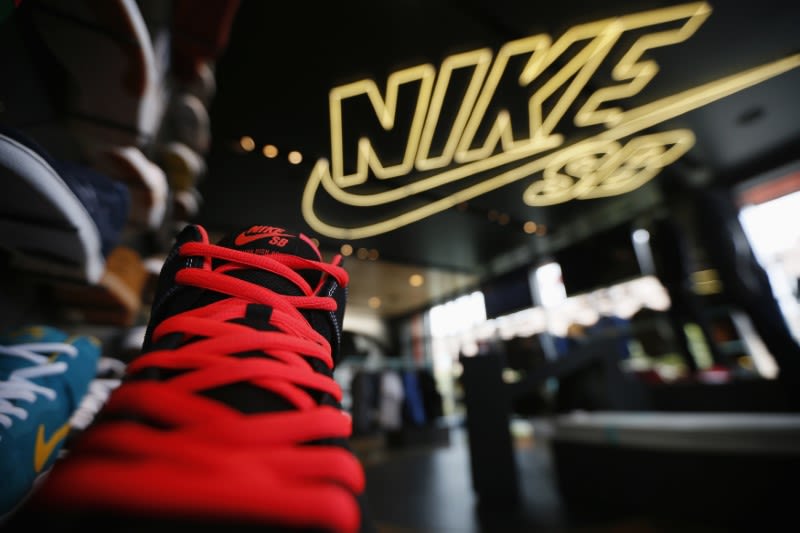 Williams Trading cuts Nike stock target with Sell rating on weak demand By Investing.com