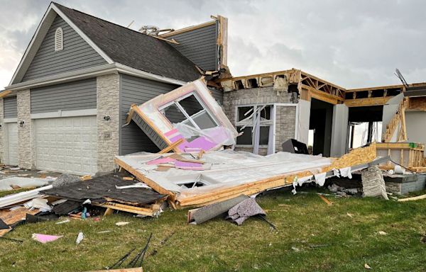 Powerful tornadoes tear across Nebraska and Iowa as weather service warns of ‘catastrophic’ damage
