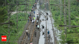 Railway services in Mumbai disrupted due to waterlogged tracks | Mumbai News - Times of India