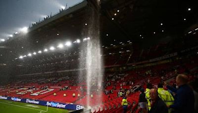 Arsenal-Kabine in Old Trafford geflutet