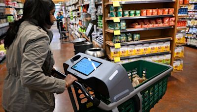 ¿Vendrán a tu supermercado?: Amazon empieza a vender carritos de compra inteligentes a otras tiendas