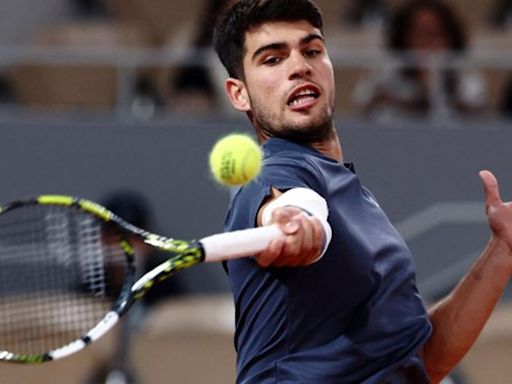 Alcaraz se lleva un buen susto antes de pasar a la tercera ronda de Roland Garros