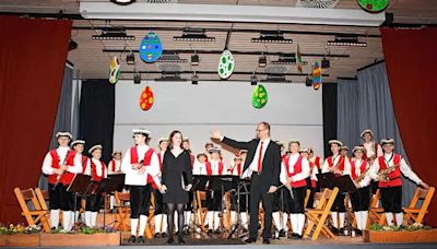 Knabenmusik überrascht mit Gesangsauftritten