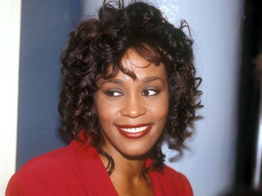 Whitney Houston Young: How the Singer Became ‘The Voice’