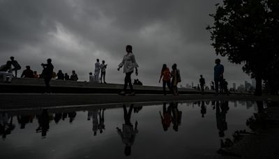 Orange alert sounded for city as heavy rain, thunderstorm sweeps Mumbai suburbs