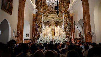 La Madrugá de Sevilla, en blanco: las hermandades se tuvieron que rendir a la amenaza de lluvia