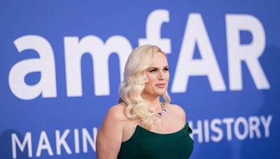 Rebel Wilson asegura que un miembro de la realeza británica la invitó a una fiesta con drogas y orgías - El Diario NY