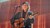 Willie Nelson, Bob Dylan, & more together at Blossom