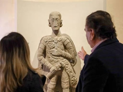 “Carlos III”, la misteriosa escultura mitad española, mitad tlaxcalteca