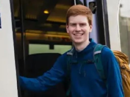 Meet The German Teen Who Lives On A Train 24/7 & Spends Rs 8 Lac A Year Doing So