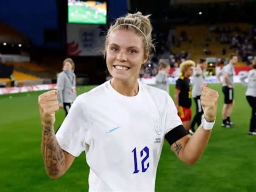 Rachel Daly, leyenda del fútbol LGBTQ+, anuncia su retirada internacional en un emotivo comunicado