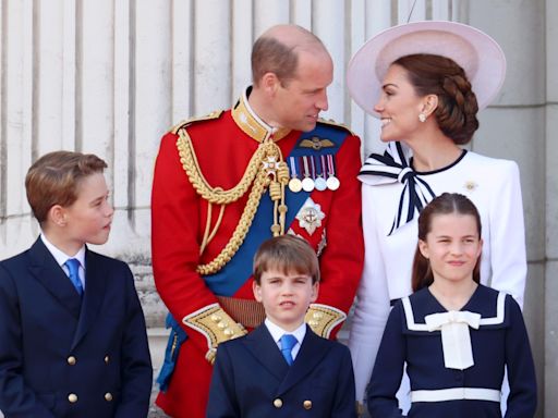 Kate Middleton e príncipe William vão 'encorajar' Charlotte e Louis a não trabalharem como membros da realeza, diz jornal