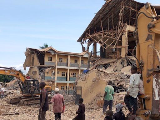 Children killed in Nigeria school collapse