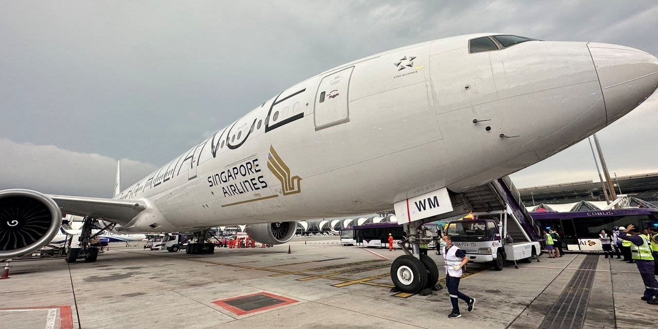 One Dead, Dozens Injured as Singapore Airlines Flight Hits Severe Turbulence