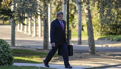 Sanchez Defends Escriva’s Credentials for Spain’s Central Bank