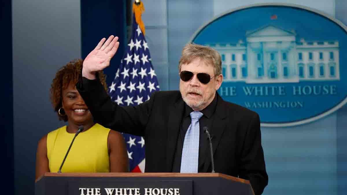 Mark Hamill Visits White House for Star Wars Day