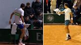 Patada, lesión y abandono: la insólita acción que le terminó dando la victoria a Tomás Etcheverry en Roland Garros y el show con el que se ganó al público