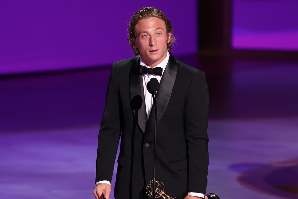 Jeremy Allen White Thanks ‘The Bear’ Co-Stars While Accepting His Second Emmy: ‘I Want Us to Be in Each...