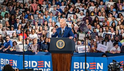 Biden insiste en un anuncio que seguirá en campaña: "Cuando te derriban, te levantas"