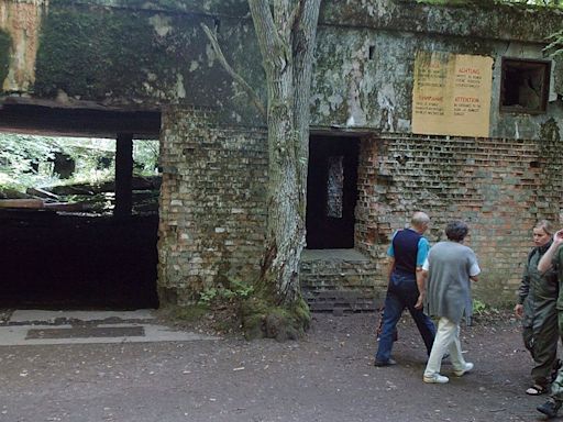 Hallan restos óseos en una antigua base nazi en Polonia