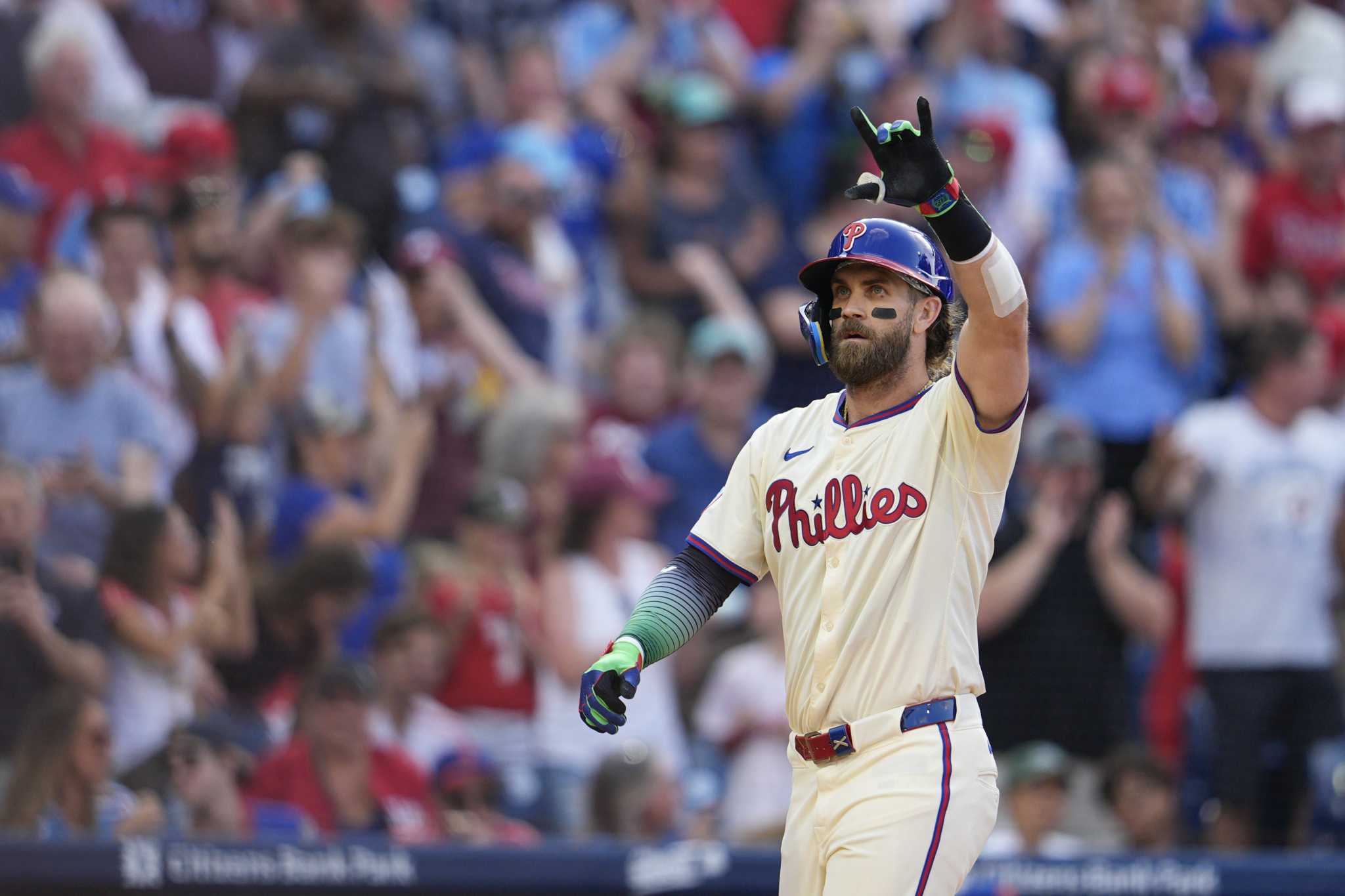 Bryce Harper, Cal Stevenson lift NL East-leading Phillies to 6-4 comeback win over Mets