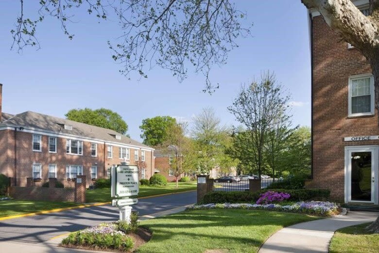 Toll Brothers plans luxury townhomes at aging, 72-year-old Chase Manor apartment site - WTOP News