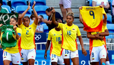 Colombia gana con autoridad y vuelve a la pelea en el fútbol femenino olímpico