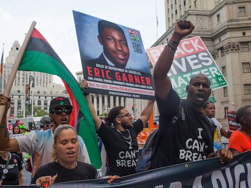 Un respiro para Eric Garner, a diez años de su muerte a manos de un policía de Nueva York