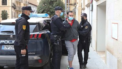 El ‘Rambo de Requena’ ataca a mordiscos a dos guardias civiles que iban a trasladarlo desde la cárcel a los juzgados