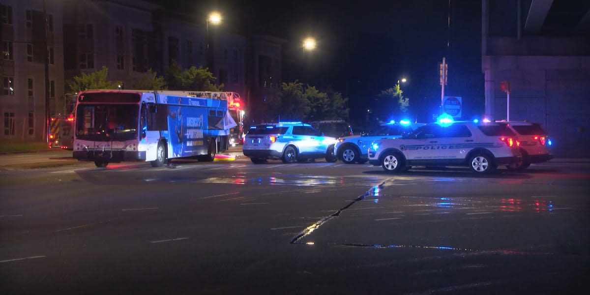 Police: 1 killed in shooting, 1 hurt in subsequent crash at Charlotte intersection