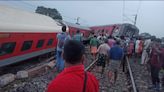 Jharkhand: 2 passengers killed as Howrah-Mumbai Mail rams into derailed train