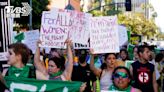墮胎權爭議延燒！ 示威遊行遍地開花「還我自主權」