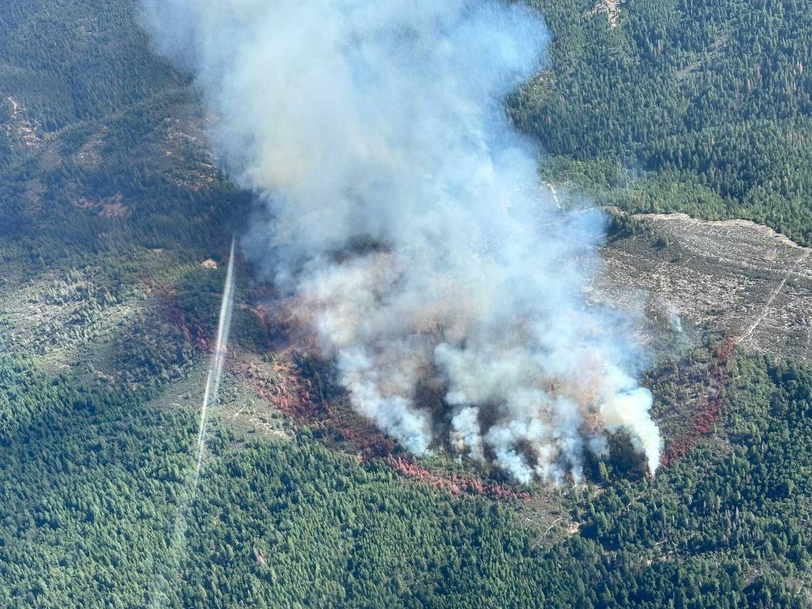 Crozier Fire update: More evacuations in El Dorado County as blaze triples size overnight