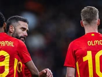 Indiscutible en el ataque de La Roja junto a Morata y Yamal y enfrenta a City y Barça por su fichaje