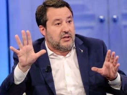 L’ultima spiaggia del Capitano: Salvini isolato nella sua Lega, rischio Vannacci frontman anche dopo elezioni