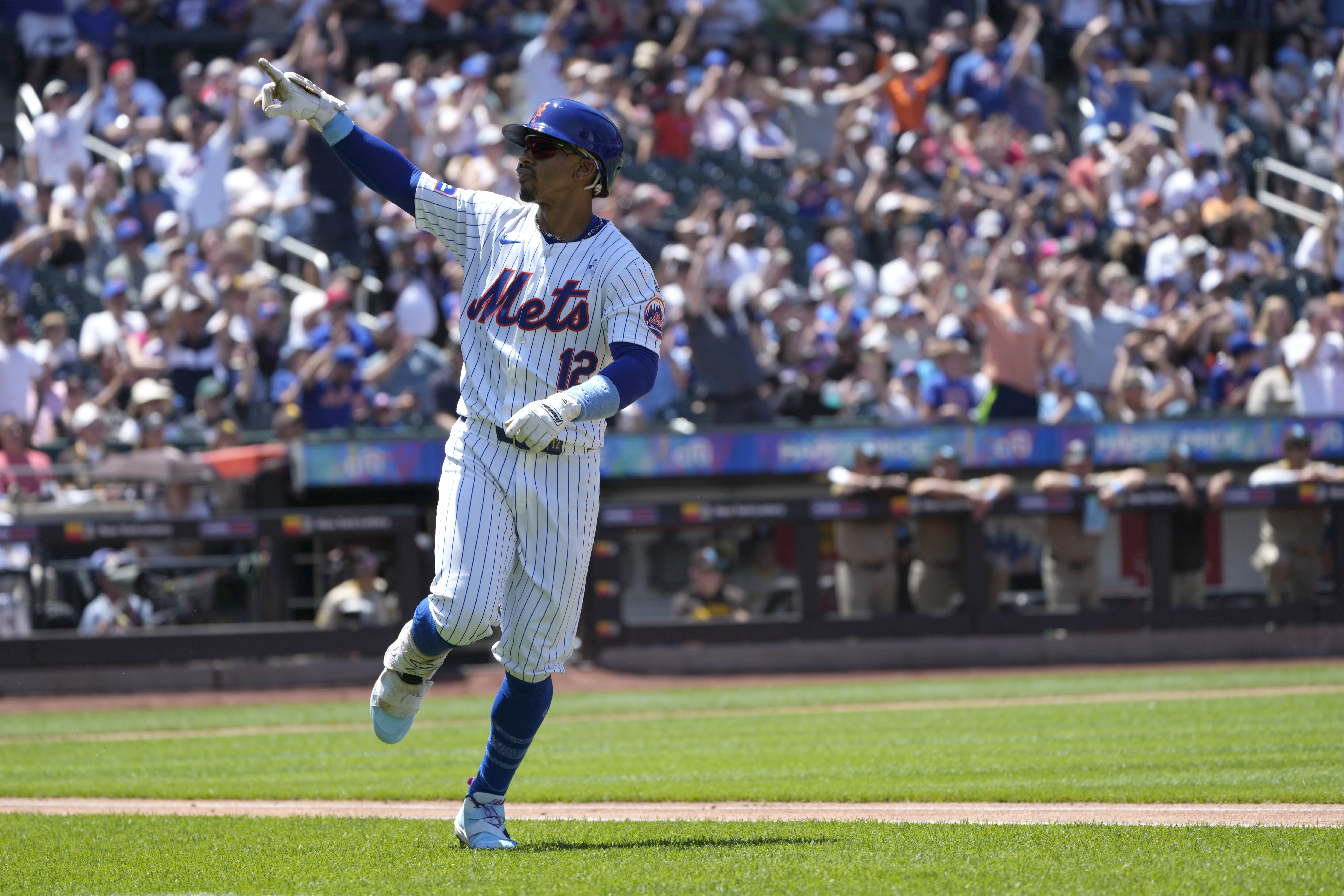 Alonso has season-high 5 RBIs as surging Mets beat Padres 11-6 for 5th straight win