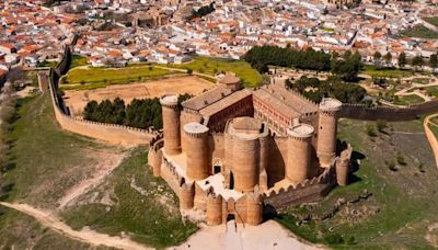 El pueblo español con un histórico castillo del siglo XV donde se rodó una película del Cid