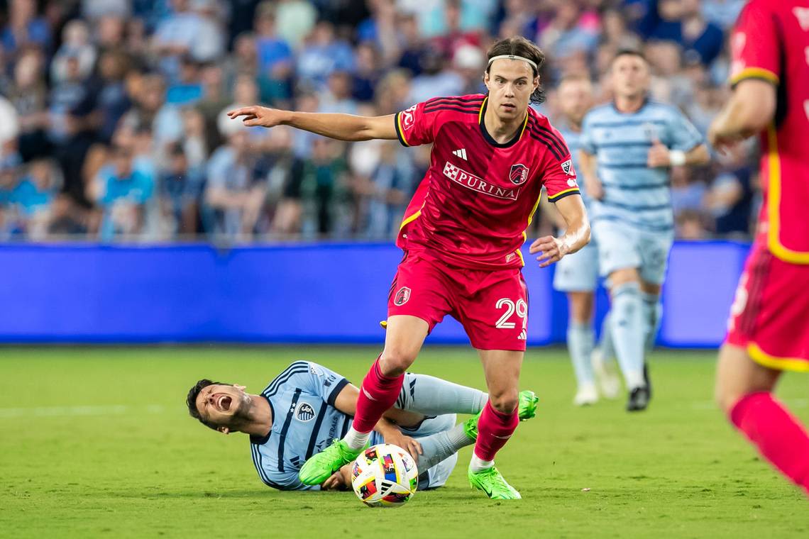 Controversy at Sporting KC: St. Louis player avoids 2nd yellow card & scores key goal