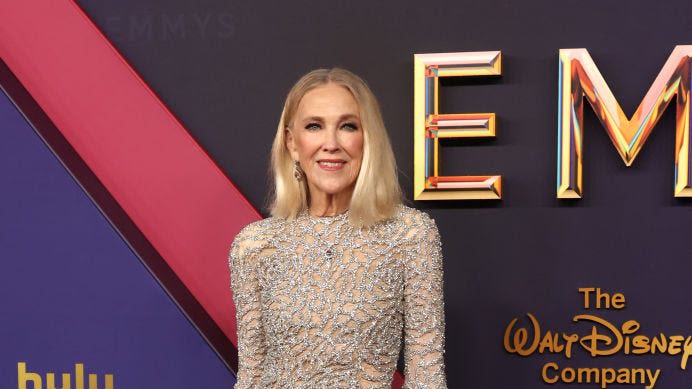 Catherine O'Hara Looks Very Glamorous in Oscar de la Renta at the Emmys