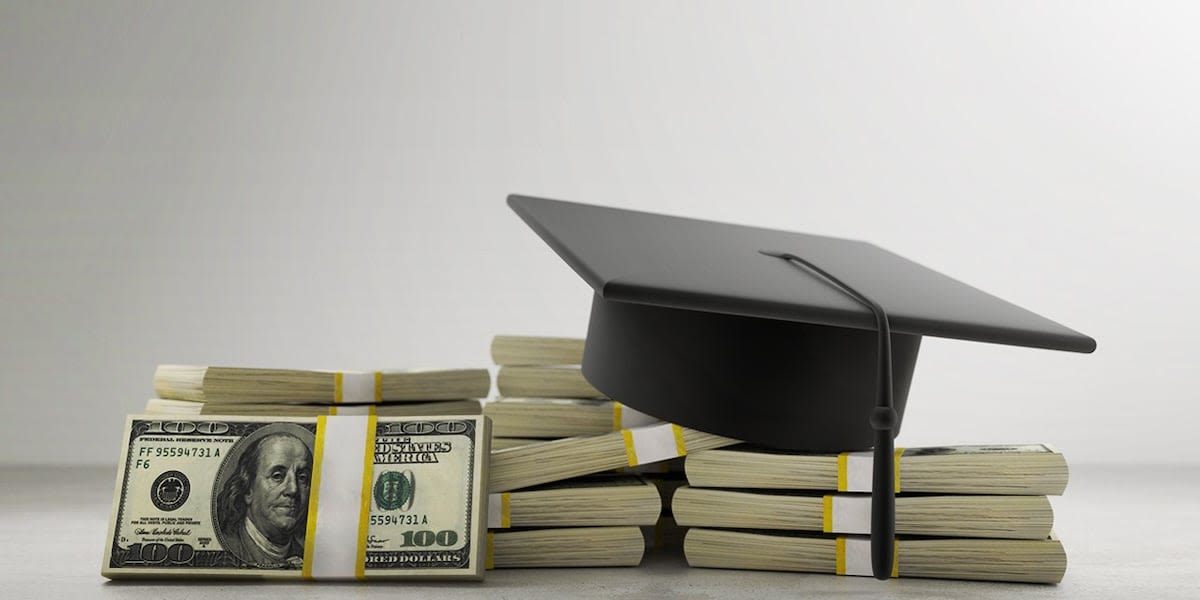 Co-valedictorian at Arkansas high school offered $1M in scholarships