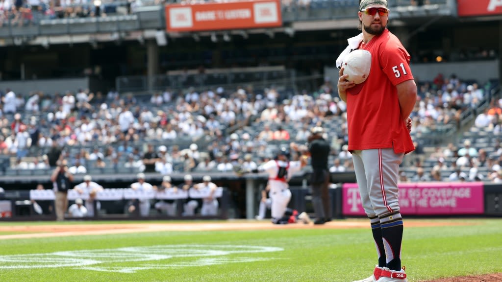 Reds beat Yankees in a classic national anthem standoff on July 4th