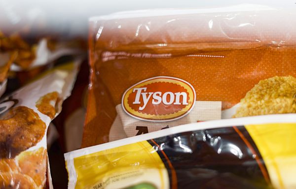 Tyson Foods speaks out on hiring migrant workers over Americans