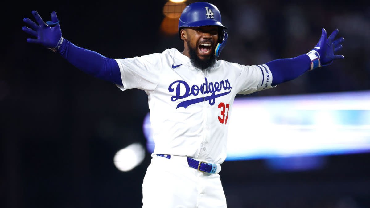 Teoscar Hernández helps Dodgers rally for walk-off victory over Diamondbacks