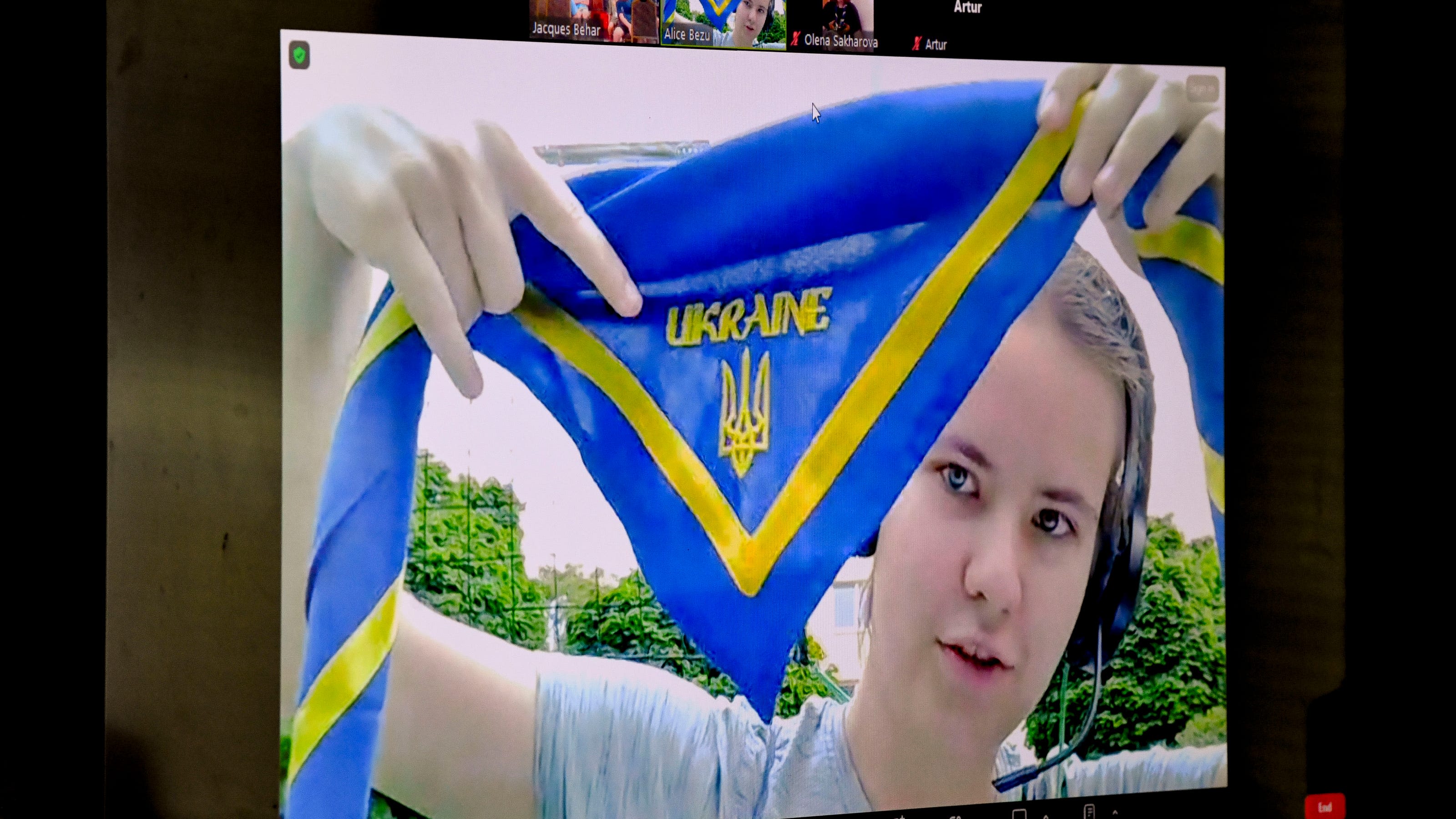 Tuscaloosa Scouts connect with Ukraine Scouts through Zoom