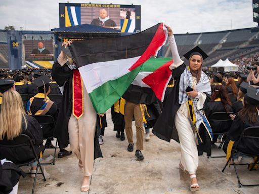 Protesta contra la guerra en Gaza interrumpe ceremonia de graduación de Universidad de Michigan