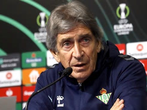 Ante rumores y sospechoso viaje: Pellegrini disipa dudas de su futuro e ilusiona a hinchas del Betis